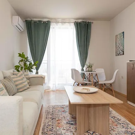 June One Bedroom Sea View Diamond *